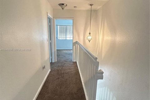 Touwnhouse à louer à Miami Gardens, Floride: 3 chambres, 133.78 m2 № 1999560 - photo 11