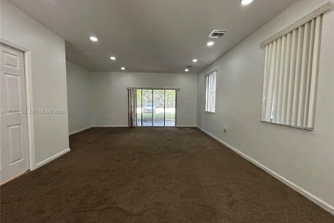 Touwnhouse à louer à Miami Gardens, Floride: 3 chambres, 133.78 m2 № 1999560 - photo 7