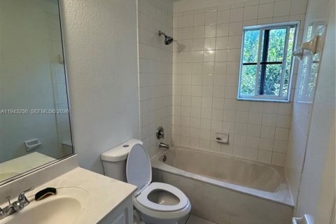 Touwnhouse à louer à Miami Gardens, Floride: 3 chambres, 133.78 m2 № 1999560 - photo 14