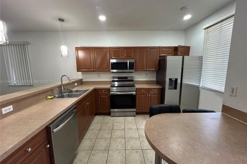 Touwnhouse à louer à Miami Gardens, Floride: 3 chambres, 133.78 m2 № 1999560 - photo 5