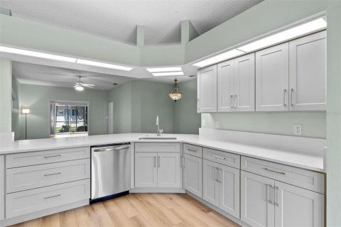 House in Leesburg, Florida 3 bedrooms, 173.54 sq.m. № 1885232 - photo 2