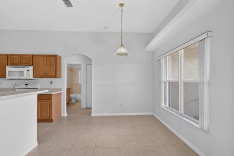 House in Port St. Lucie, Florida 3 bedrooms, 177.63 sq.m. № 2191606 - photo 14