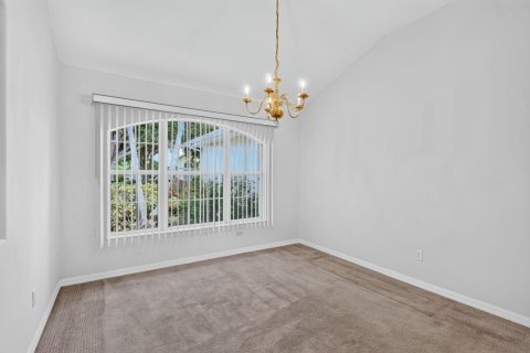 House in Port St. Lucie, Florida 3 bedrooms, 177.63 sq.m. № 2191606 - photo 7