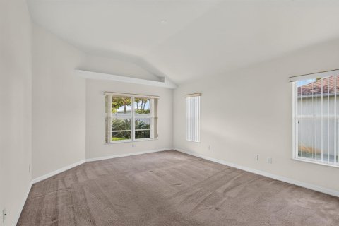 House in Port St. Lucie, Florida 3 bedrooms, 177.63 sq.m. № 2191606 - photo 30
