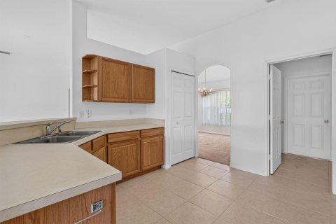 House in Port St. Lucie, Florida 3 bedrooms, 177.63 sq.m. № 2191606 - photo 20