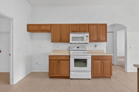 House in Port St. Lucie, Florida 3 bedrooms, 177.63 sq.m. № 2191606 - photo 21