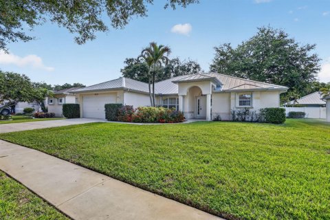 House in Port St. Lucie, Florida 3 bedrooms, 177.63 sq.m. № 2191606 - photo 4