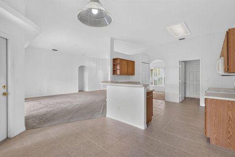 House in Port St. Lucie, Florida 3 bedrooms, 177.63 sq.m. № 2191606 - photo 17
