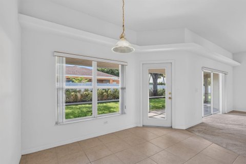 House in Port St. Lucie, Florida 3 bedrooms, 177.63 sq.m. № 2191606 - photo 16