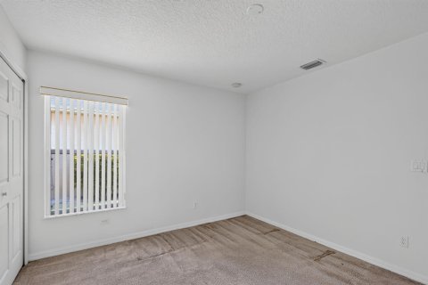 House in Port St. Lucie, Florida 3 bedrooms, 177.63 sq.m. № 2191606 - photo 28
