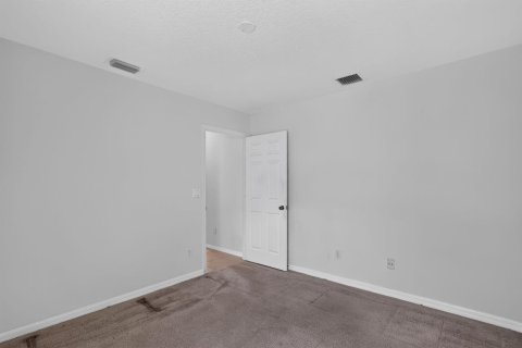 House in Port St. Lucie, Florida 3 bedrooms, 177.63 sq.m. № 2191606 - photo 29