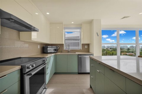 Copropriété à vendre à Bay Harbor Islands, Floride: 2 chambres, 164.44 m2 № 1925266 - photo 28