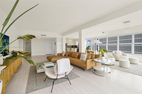 Copropriété à vendre à Bay Harbor Islands, Floride: 2 chambres, 164.44 m2 № 1925266 - photo 15