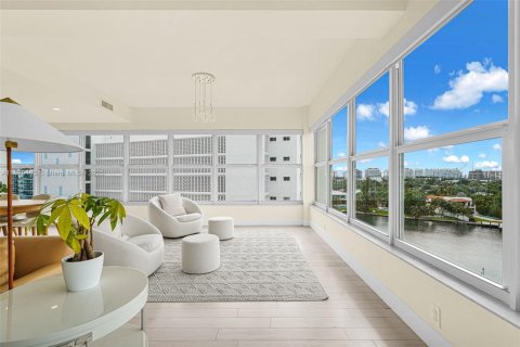 Copropriété à vendre à Bay Harbor Islands, Floride: 2 chambres, 164.44 m2 № 1925266 - photo 18