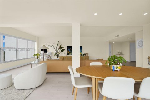 Copropriété à vendre à Bay Harbor Islands, Floride: 2 chambres, 164.44 m2 № 1925266 - photo 14