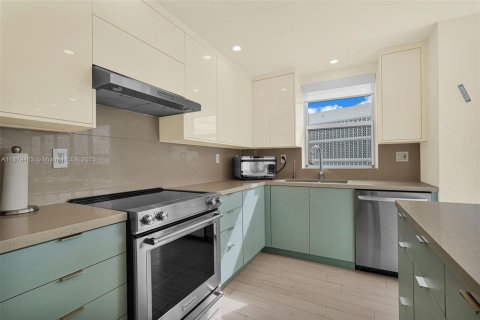 Copropriété à vendre à Bay Harbor Islands, Floride: 2 chambres, 164.44 m2 № 1925266 - photo 29