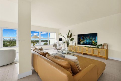 Copropriété à vendre à Bay Harbor Islands, Floride: 2 chambres, 164.44 m2 № 1925266 - photo 4