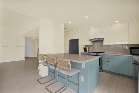 Copropriété à vendre à Bay Harbor Islands, Floride: 2 chambres, 164.44 m2 № 1925266 - photo 23