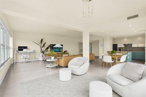 Copropriété à vendre à Bay Harbor Islands, Floride: 2 chambres, 164.44 m2 № 1925266 - photo 12