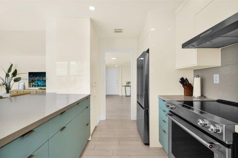 Copropriété à vendre à Bay Harbor Islands, Floride: 2 chambres, 164.44 m2 № 1925266 - photo 26