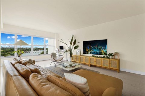 Copropriété à vendre à Bay Harbor Islands, Floride: 2 chambres, 164.44 m2 № 1925266 - photo 5