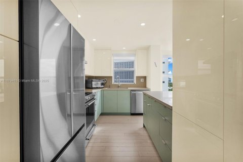 Copropriété à vendre à Bay Harbor Islands, Floride: 2 chambres, 164.44 m2 № 1925266 - photo 27