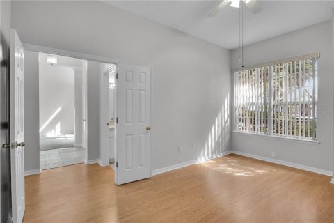 House in Tampa, Florida 4 bedrooms, 279.73 sq.m. № 1878103 - photo 9