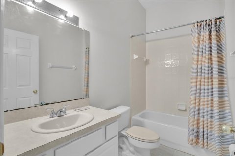 House in Tampa, Florida 4 bedrooms, 279.73 sq.m. № 1878103 - photo 11