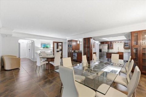 Condo in Orlando, Florida, 2 bedrooms  № 2099764 - photo 17