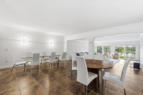 Condo in Orlando, Florida, 2 bedrooms  № 2099764 - photo 10