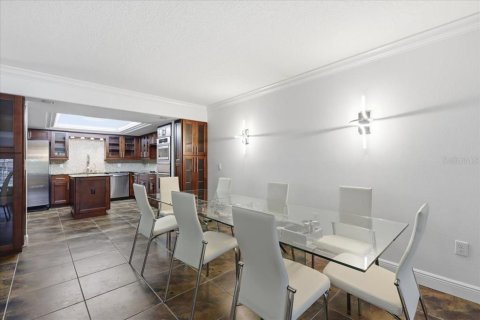 Condo in Orlando, Florida, 2 bedrooms  № 2099764 - photo 15