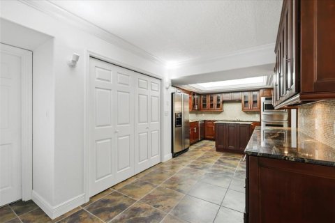Condo in Orlando, Florida, 2 bedrooms  № 2099764 - photo 16