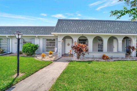 Condo in Bradenton, Florida, 2 bedrooms  № 2100803 - photo 12