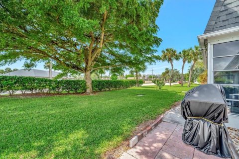 Condo in Bradenton, Florida, 2 bedrooms  № 2100803 - photo 28