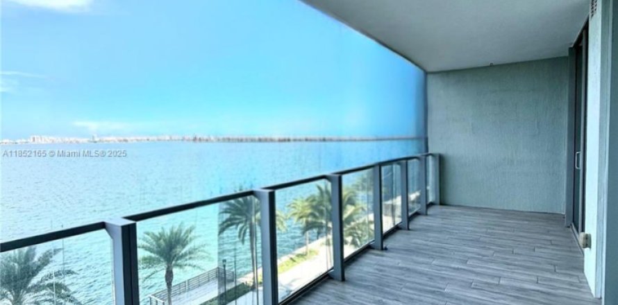 Condo in Miami, Florida, 2 bedrooms  № 1887220
