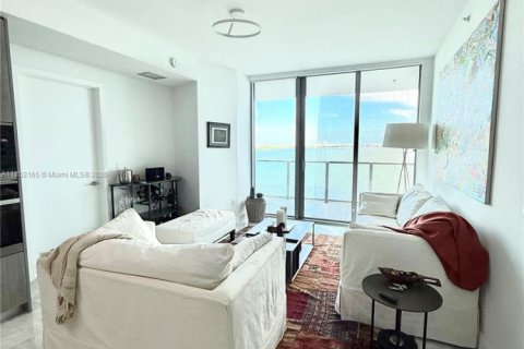 Condo in Miami, Florida, 2 bedrooms  № 1887220 - photo 7