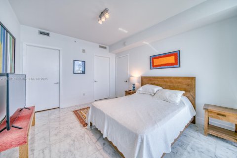 Condo in Miami, Florida, 2 bedrooms  № 1887220 - photo 25