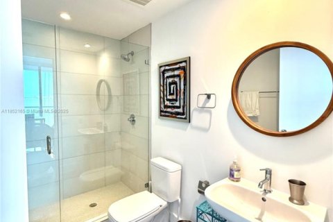 Condo in Miami, Florida, 2 bedrooms  № 1887220 - photo 13