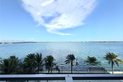 Condo in Miami, Florida, 2 bedrooms  № 1887220 - photo 14