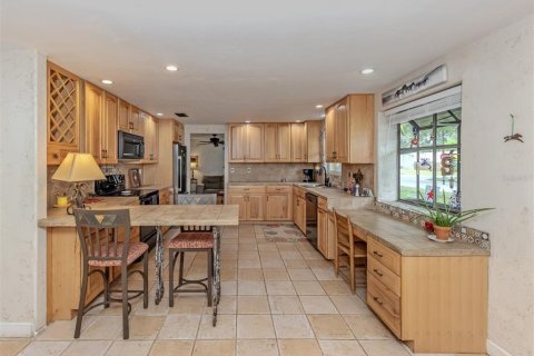 Villa ou maison à vendre à Nokomis, Floride: 2 chambres, 112.78 m2 № 2403543 - photo 2