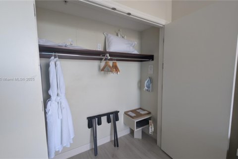 Copropriété à vendre à Fort Lauderdale, Floride: 2 chambres, 121.52 m2 № 1961095 - photo 17