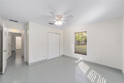 House in Brooker, Florida 4 bedrooms, 229.93 sq.m. № 1508638 - photo 29
