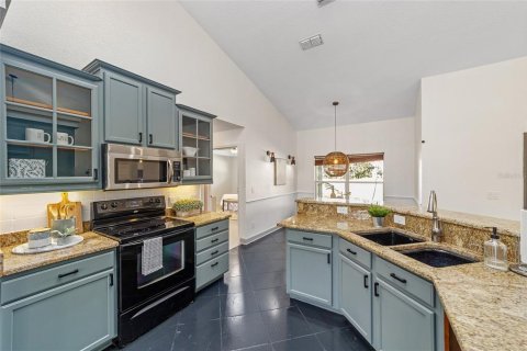 House in Brooker, Florida 4 bedrooms, 229.93 sq.m. № 1508638 - photo 13