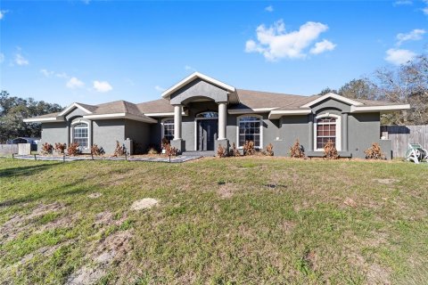 House in Brooker, Florida 4 bedrooms, 229.93 sq.m. № 1508638 - photo 1