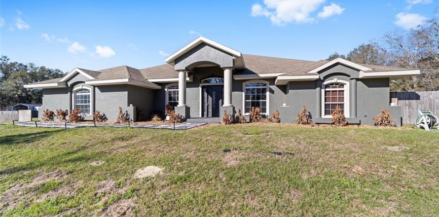 House in Brooker, Florida 4 bedrooms, 229.93 sq.m. № 1508638
