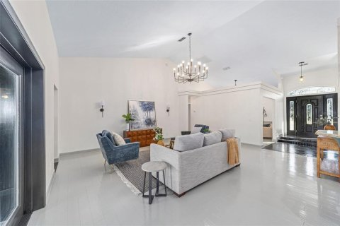 House in Brooker, Florida 4 bedrooms, 229.93 sq.m. № 1508638 - photo 9