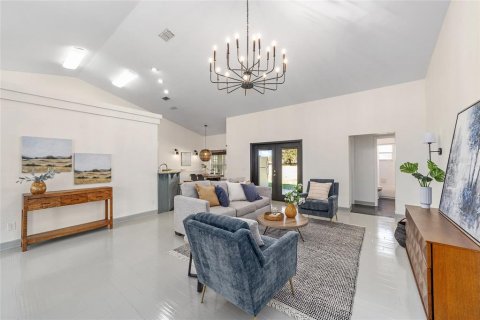 House in Brooker, Florida 4 bedrooms, 229.93 sq.m. № 1508638 - photo 11