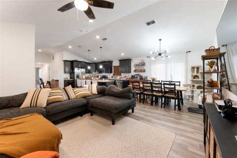 Casa en alquiler en Plant City, Florida, 3 dormitorios, 135.64 m2 № 1803041 - foto 11