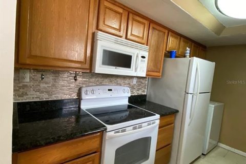 Condo in Orlando, Florida, 2 bedrooms  № 2206834 - photo 6