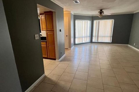 Condo in Orlando, Florida, 2 bedrooms  № 2206834 - photo 3